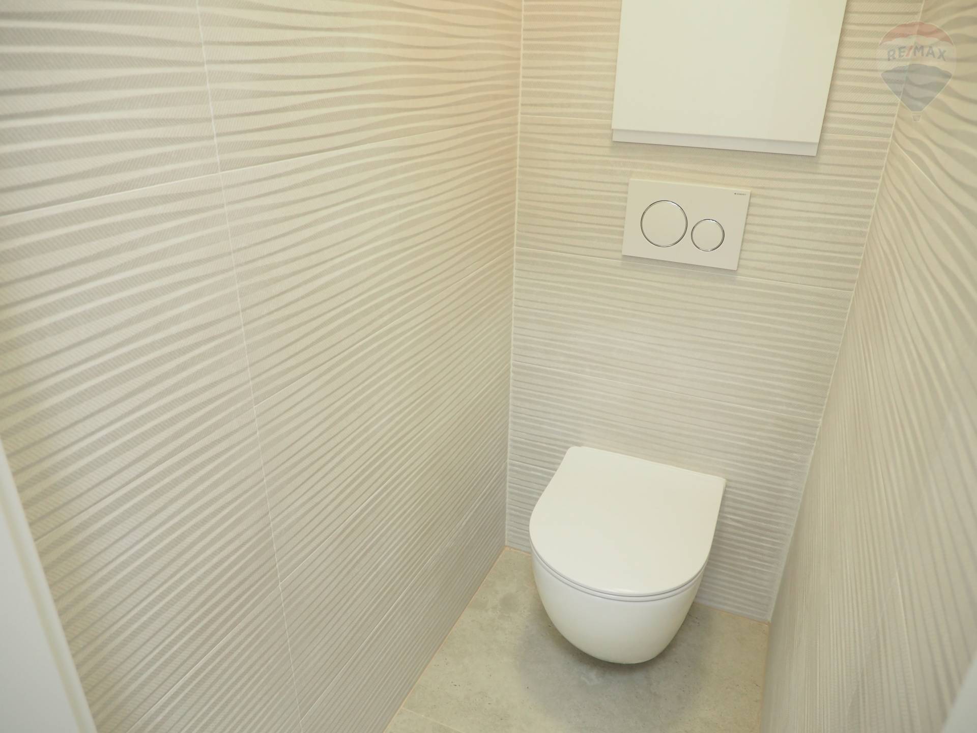 Predaj bytu (3 izbový) 72 m2, Bratislava - Staré Mesto  -