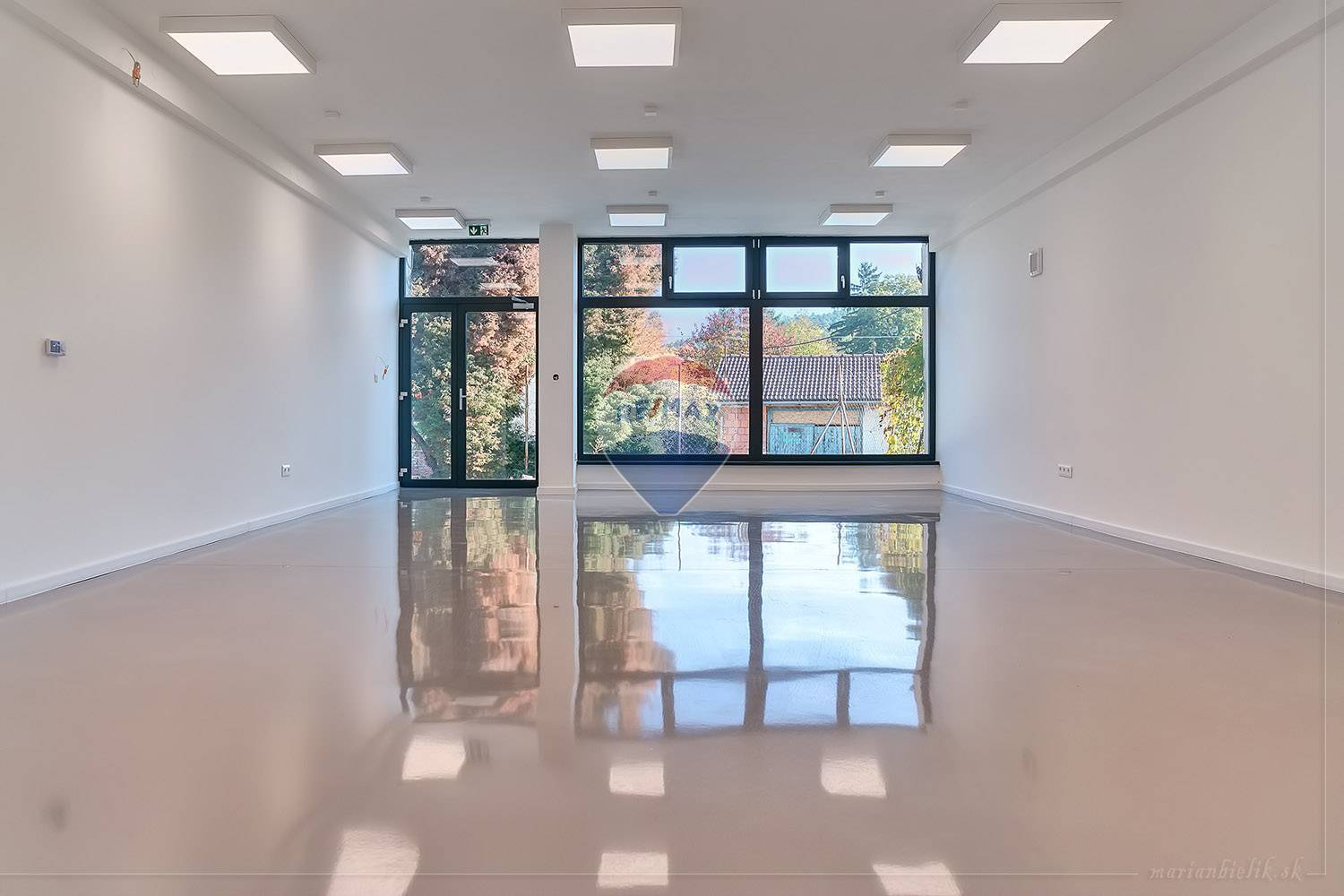 PRENÁJOM - obchodný (skladový) priestor - 100m2 - Dolné Srnie