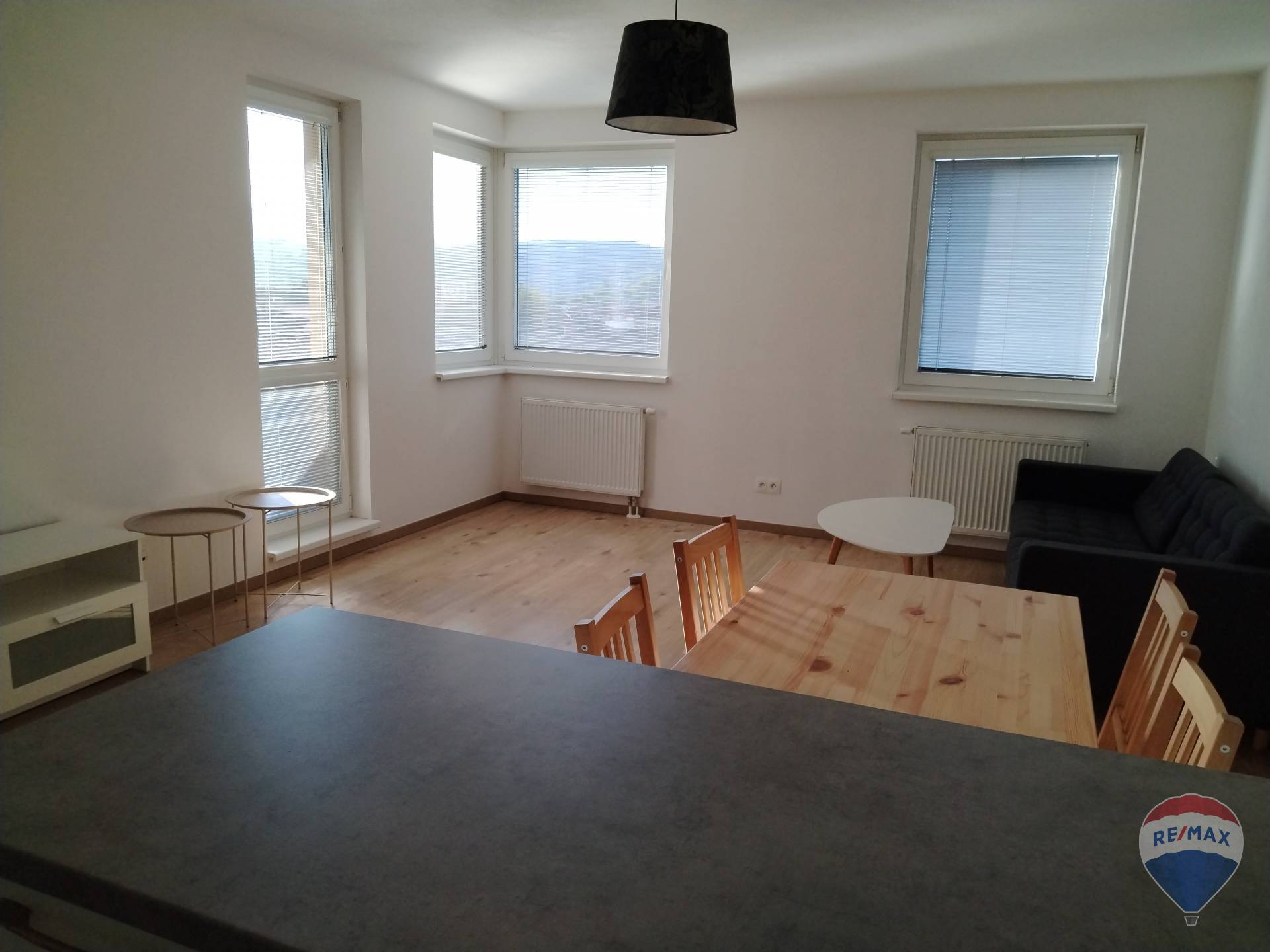 Na prenájom 2 izbový byt, ul. Zlatovská Trenčín