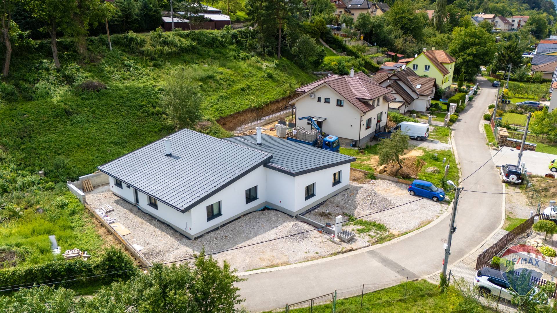 na predaj novostavba 4-izbový rodinný dom Trenčianska Teplá