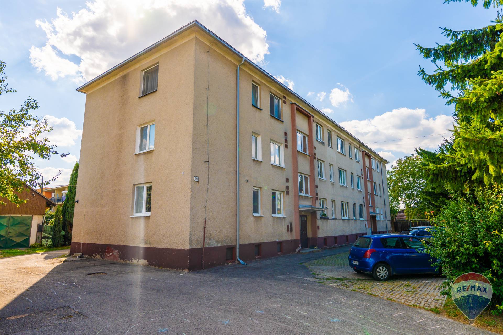 na predaj 1-izbový byt 49m2 Trenčianska Teplá