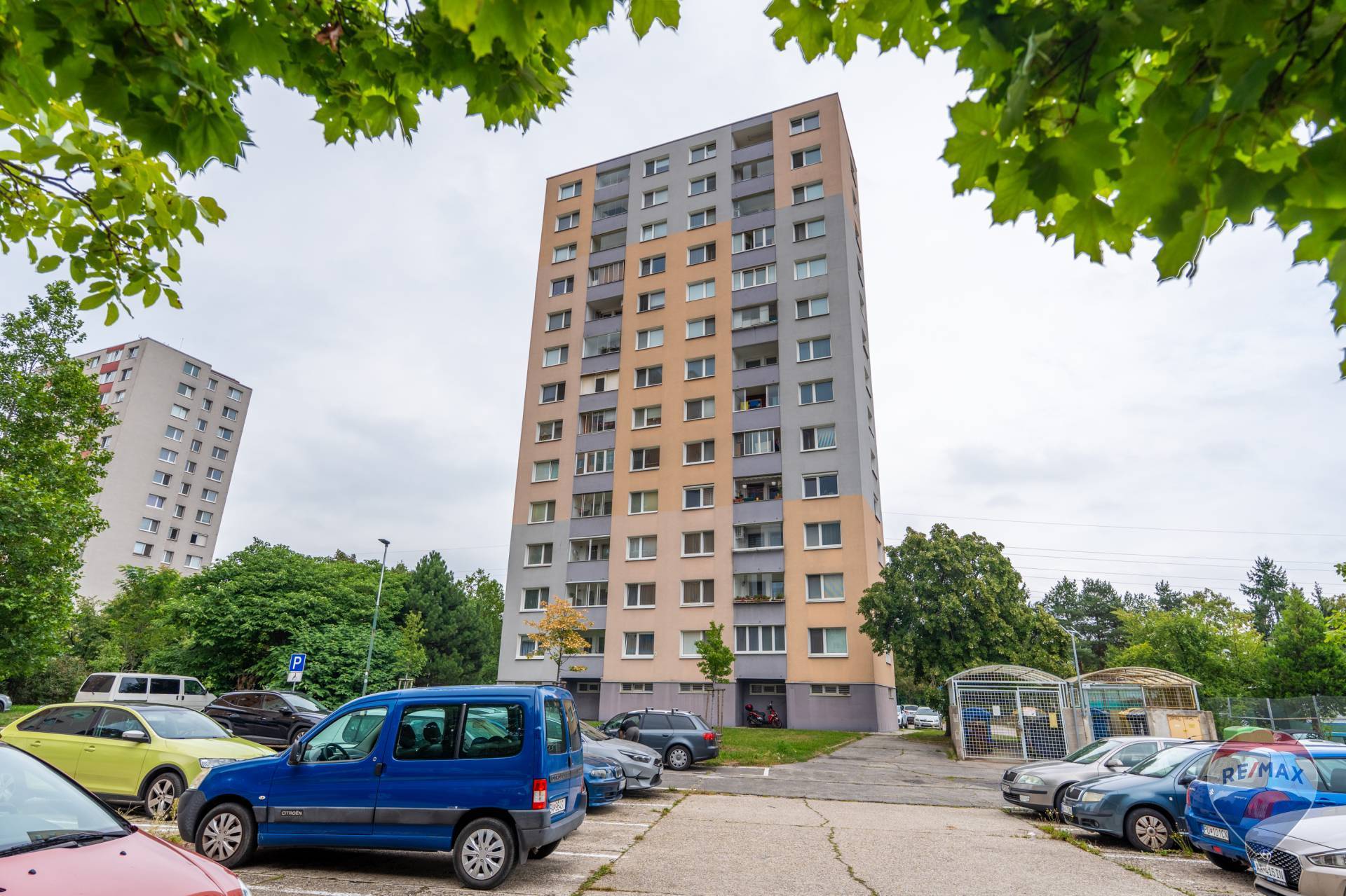 na predaj 1-izbový 38m2 Bratislava - Dúbravka 