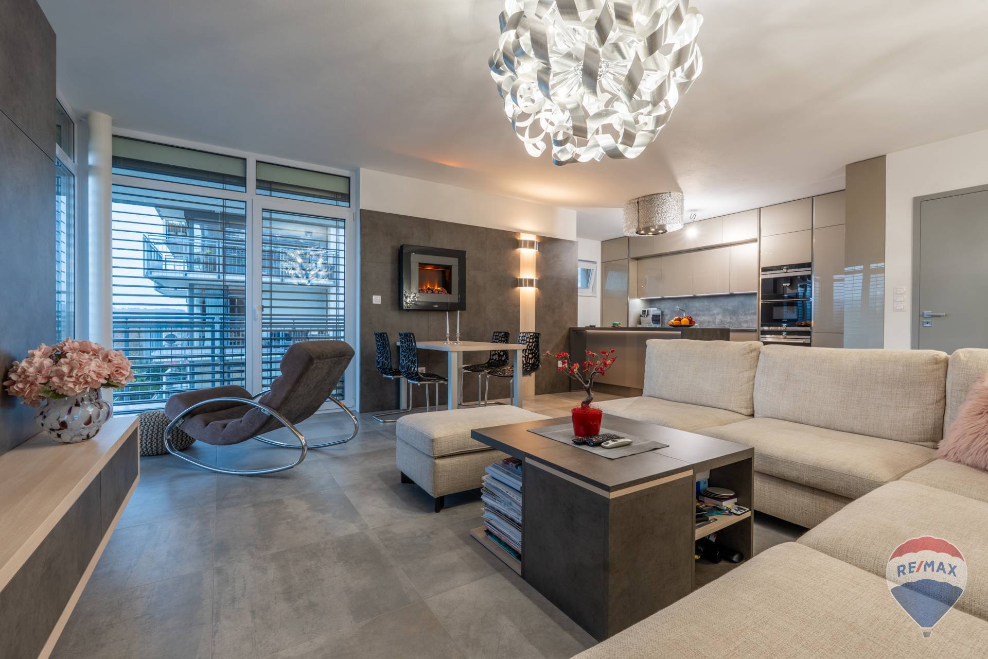 Predaj bytu (4 izbový) 105 m2, Trenčín  -