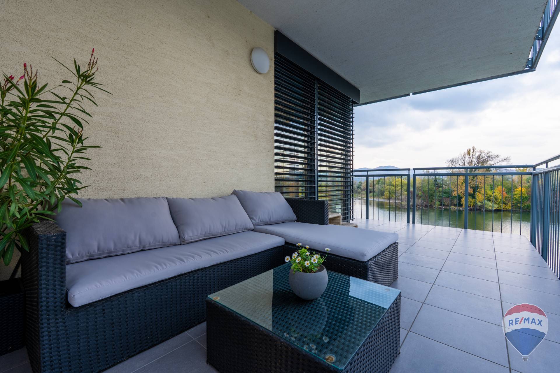 Predaj bytu (4 izbový) 105 m2, Trenčín  -