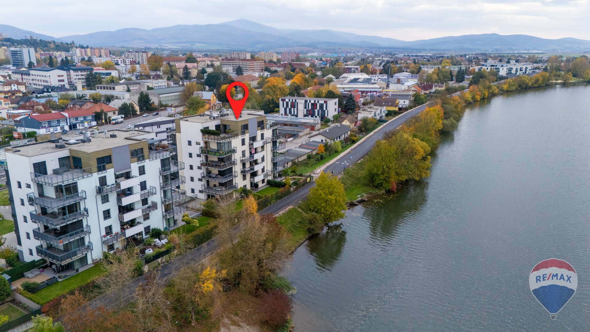 Predaj bytu (4 izbový) 105 m2, Trenčín  -