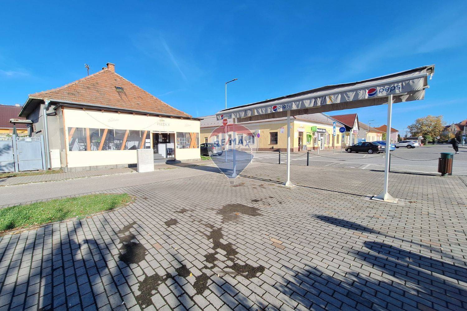 RE/MAX | Skvelá ponuka! Rodinný dom na predaj v centre mesta Sládkovičovo!