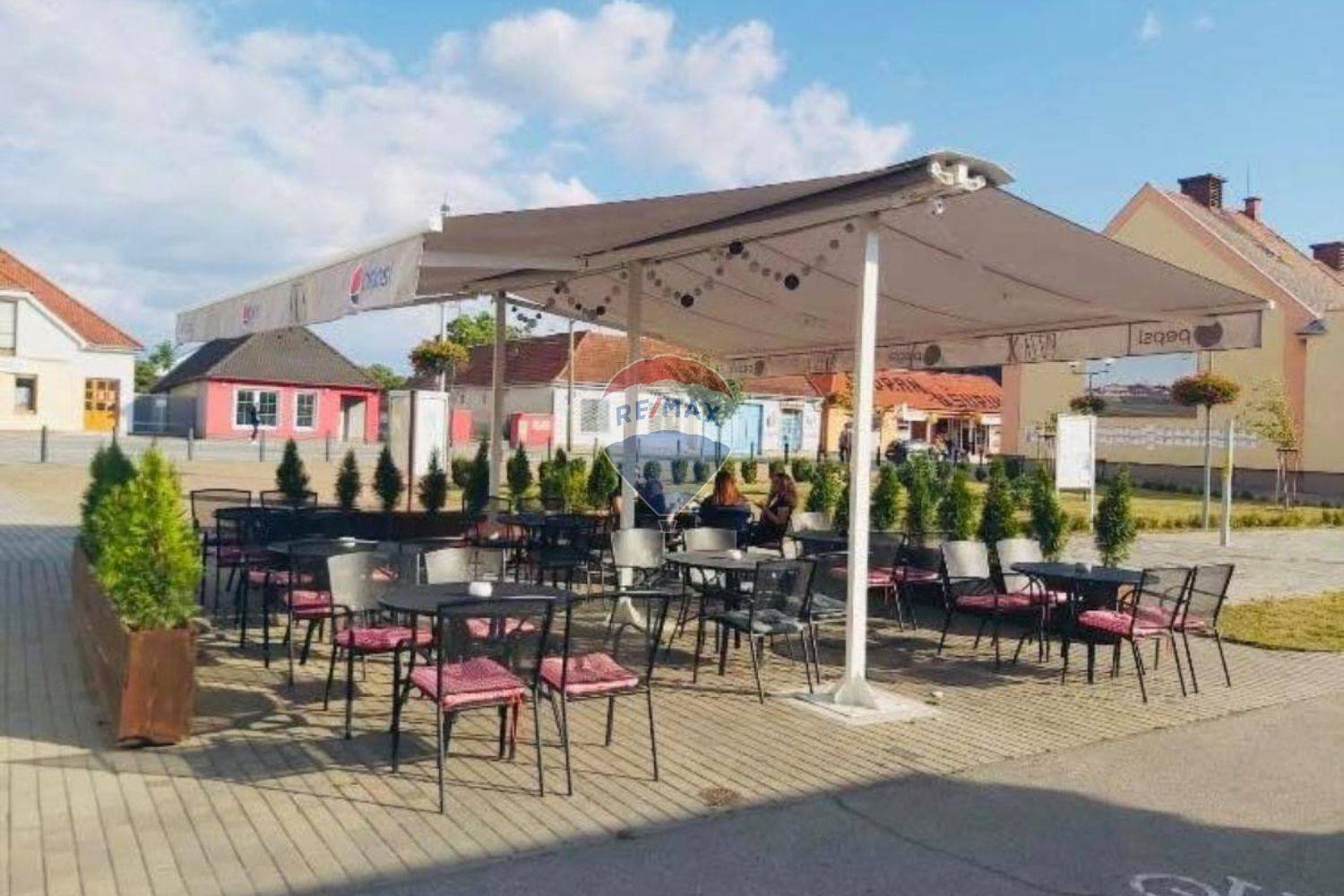 RE/MAX | Skvelá ponuka! Kompletne zariadená prevádzka na predaj v centre mesta Sládkovičovo!