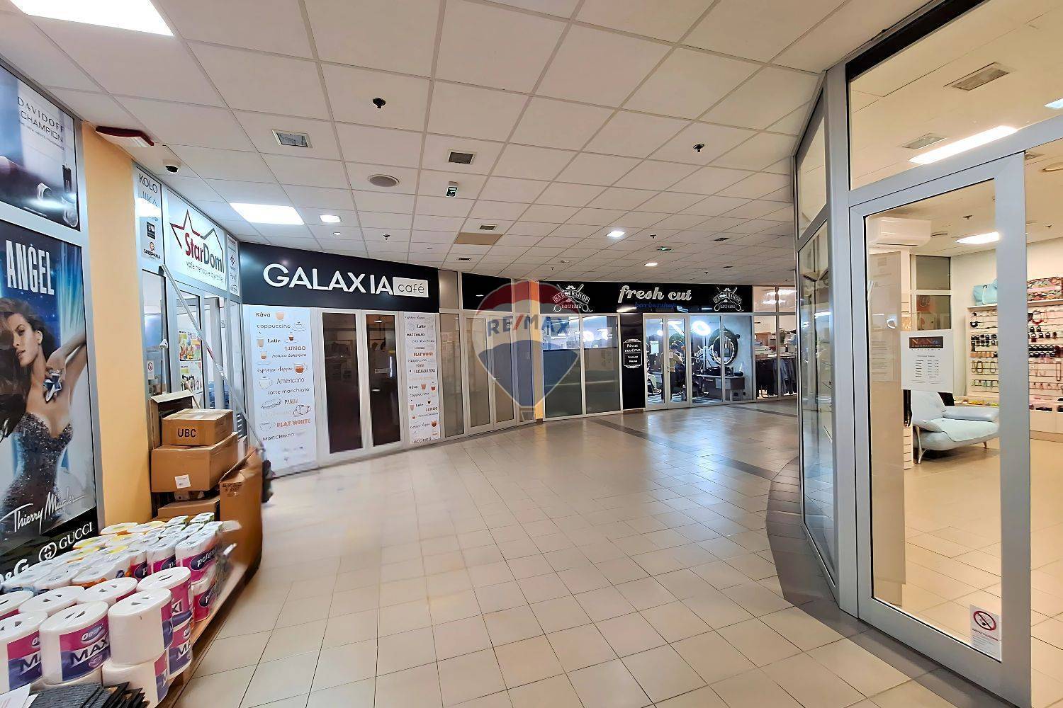 RE/MAX | OC Galaxia Galanta: Vaša značka v hlavnej úlohe (169 m² flexibility)