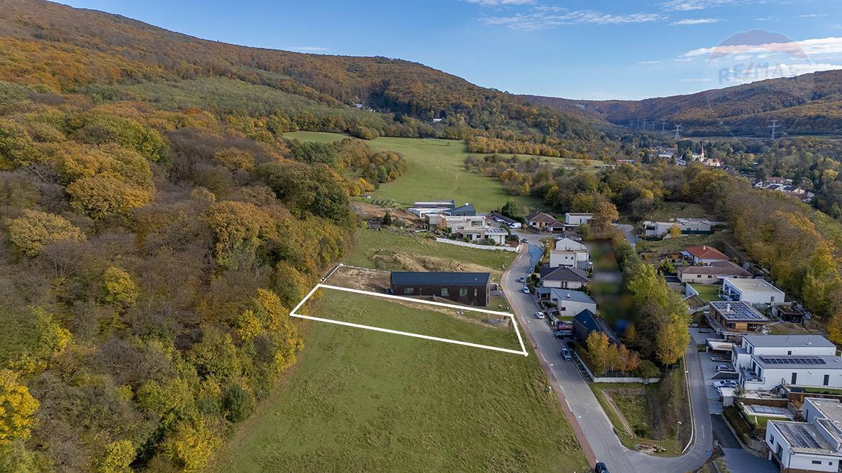 Predaj pozemku 2038 m2, Borinka -