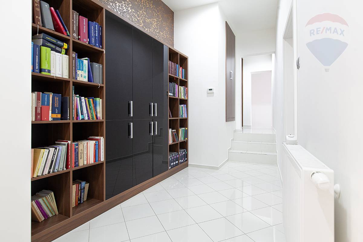 Predaj komerčného priestoru 186 m2, Bratislava - Staré Mesto  -