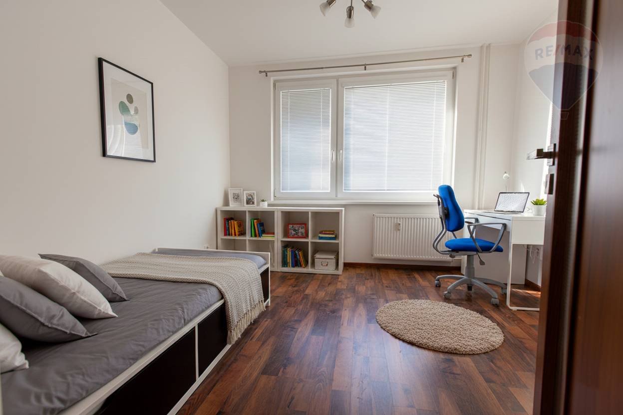 Na prenájom 3 izbový byt v Malackách 