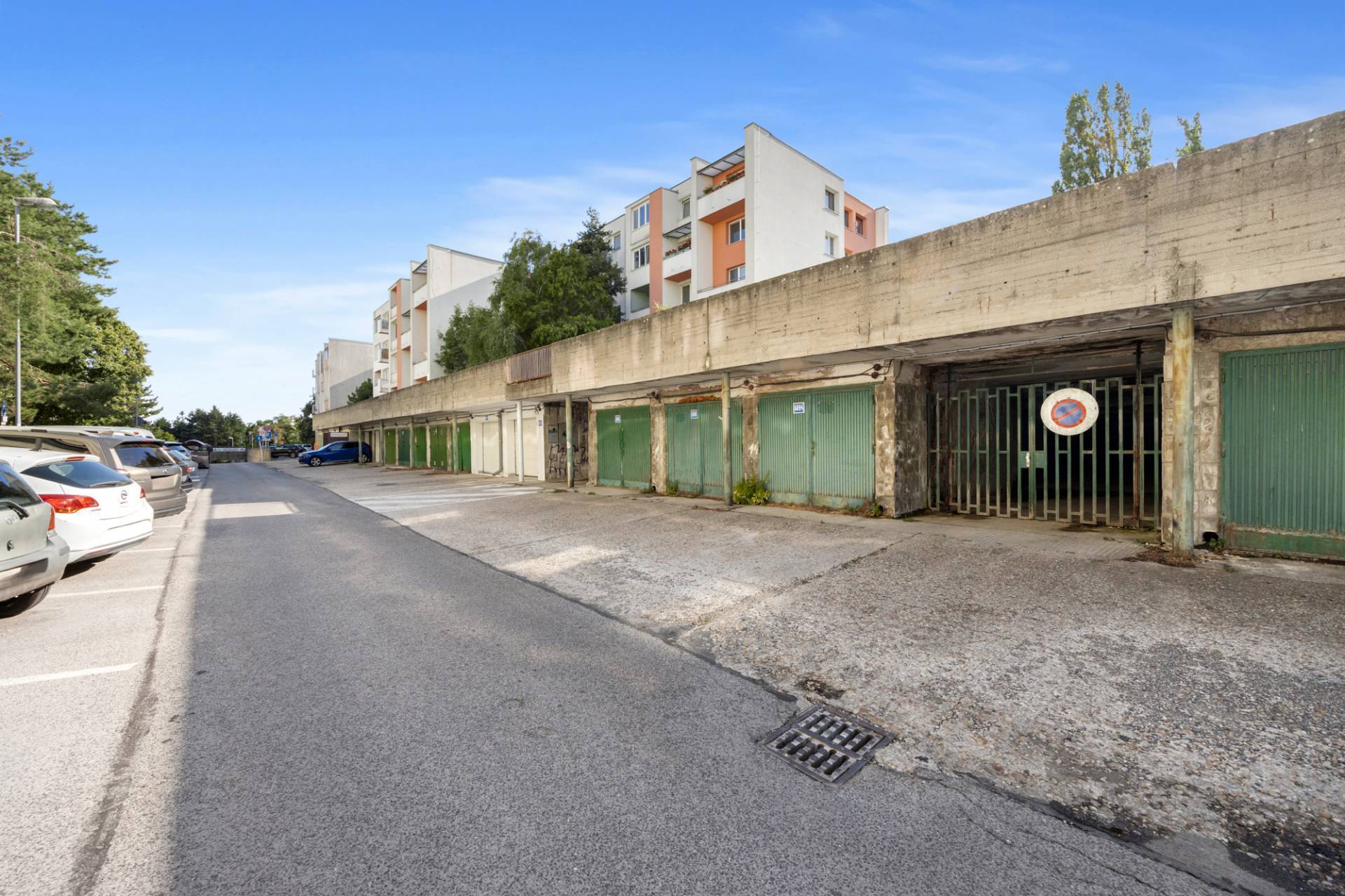 Vaše auto bude v suchu! Garáž, Karlova Ves, Adámiho ul. BA IV. 