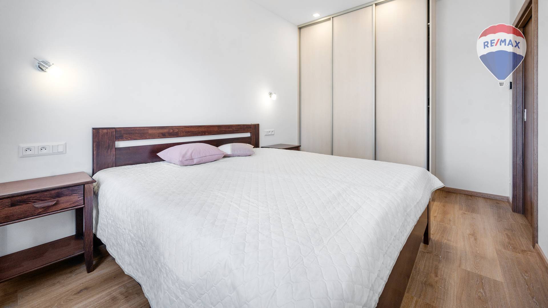 Prenájom bytu (2 izbový) 60 m2, Bratislava - Jarovce  -