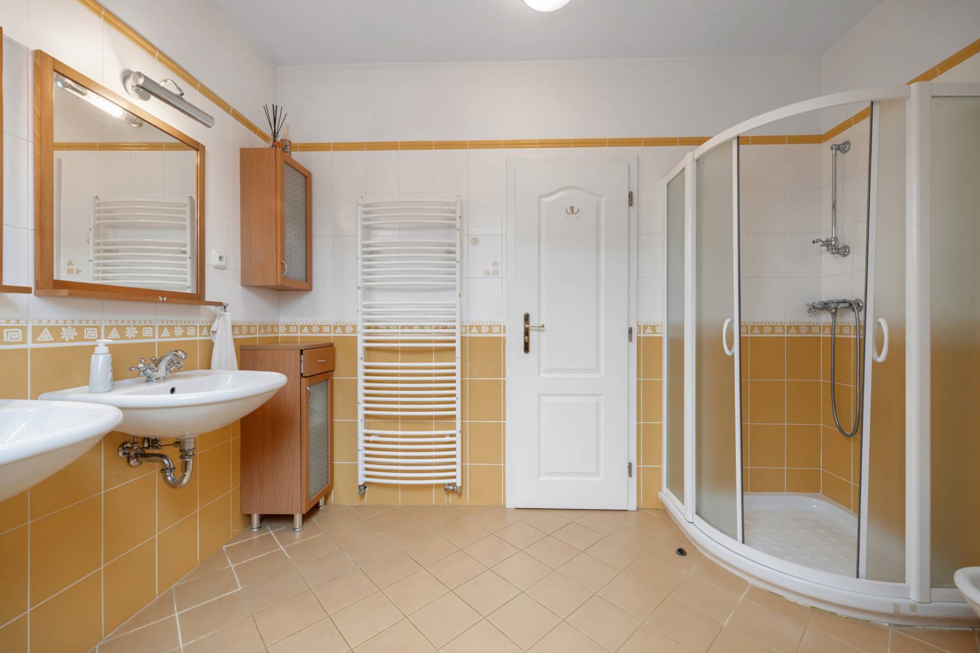 Predaj domu 230 m2, Bratislava - Vajnory  -