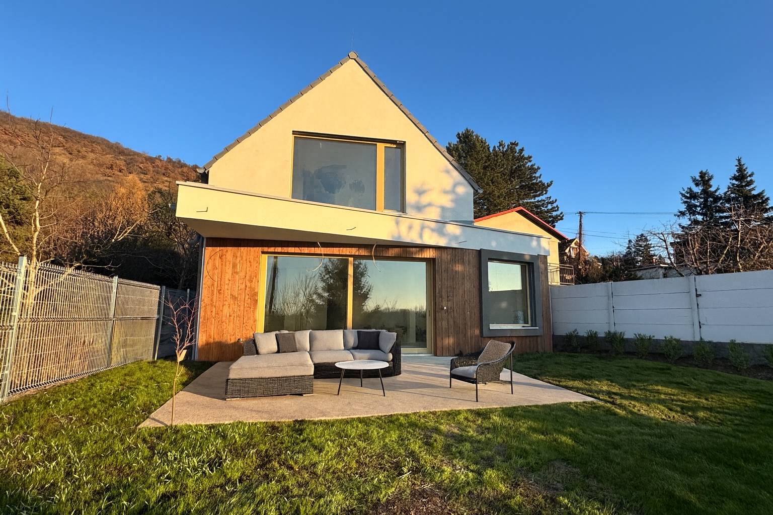 DEVÍN: Nízkoenergetický dom v slepej ulici pod lesom