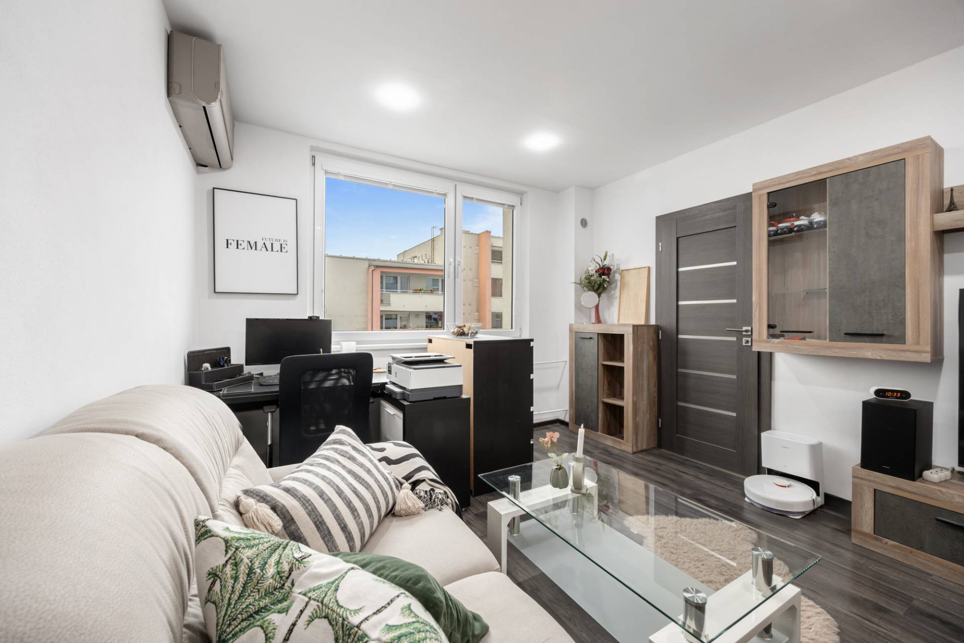 NA PRENÁJOM: Kompletne zariadený 1-izbový byt, Hodálova, BA IV.