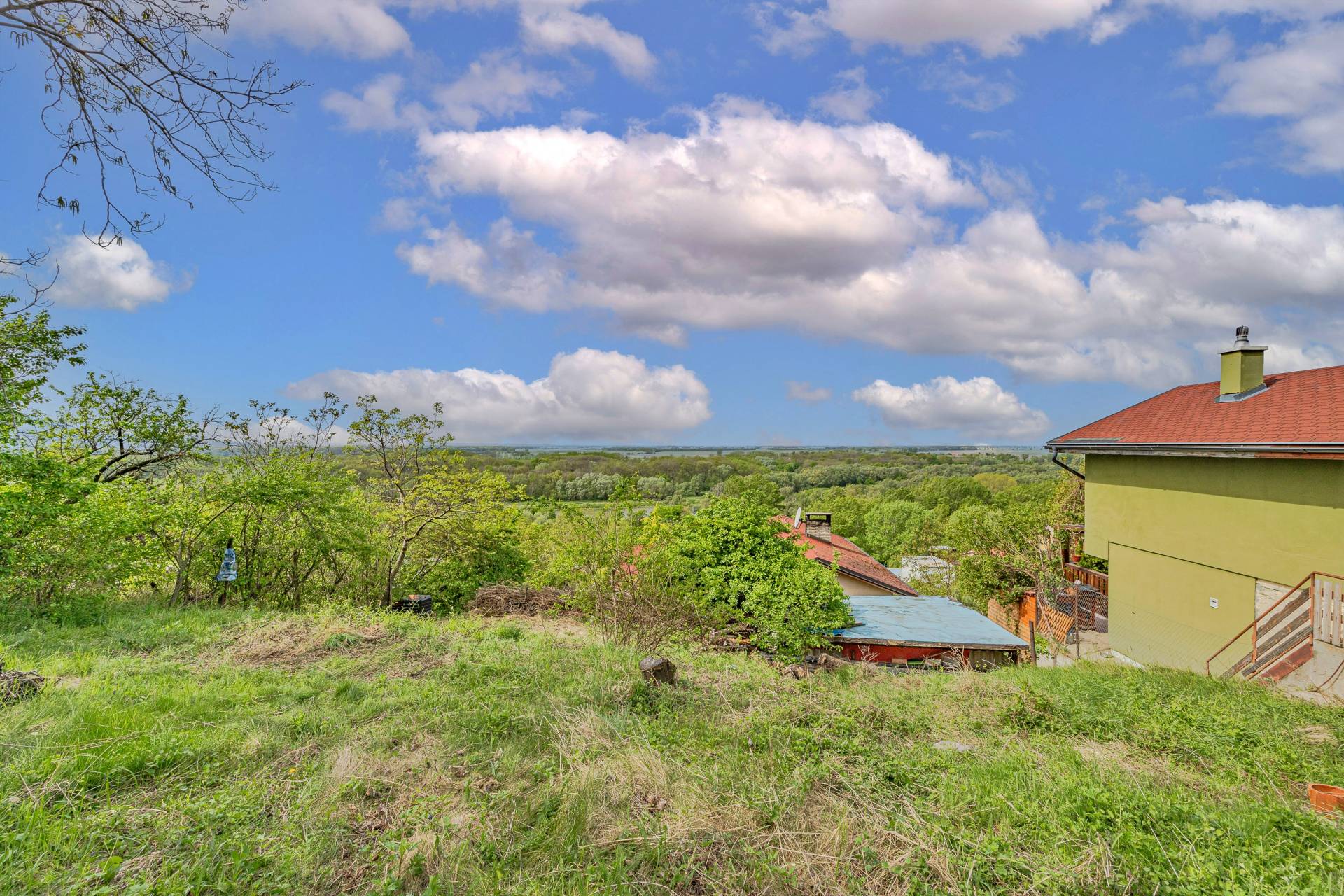 NA PREDAJ: Fantastická príležitosť! Pozemok s dokonalým výhľadom, BA IV. 