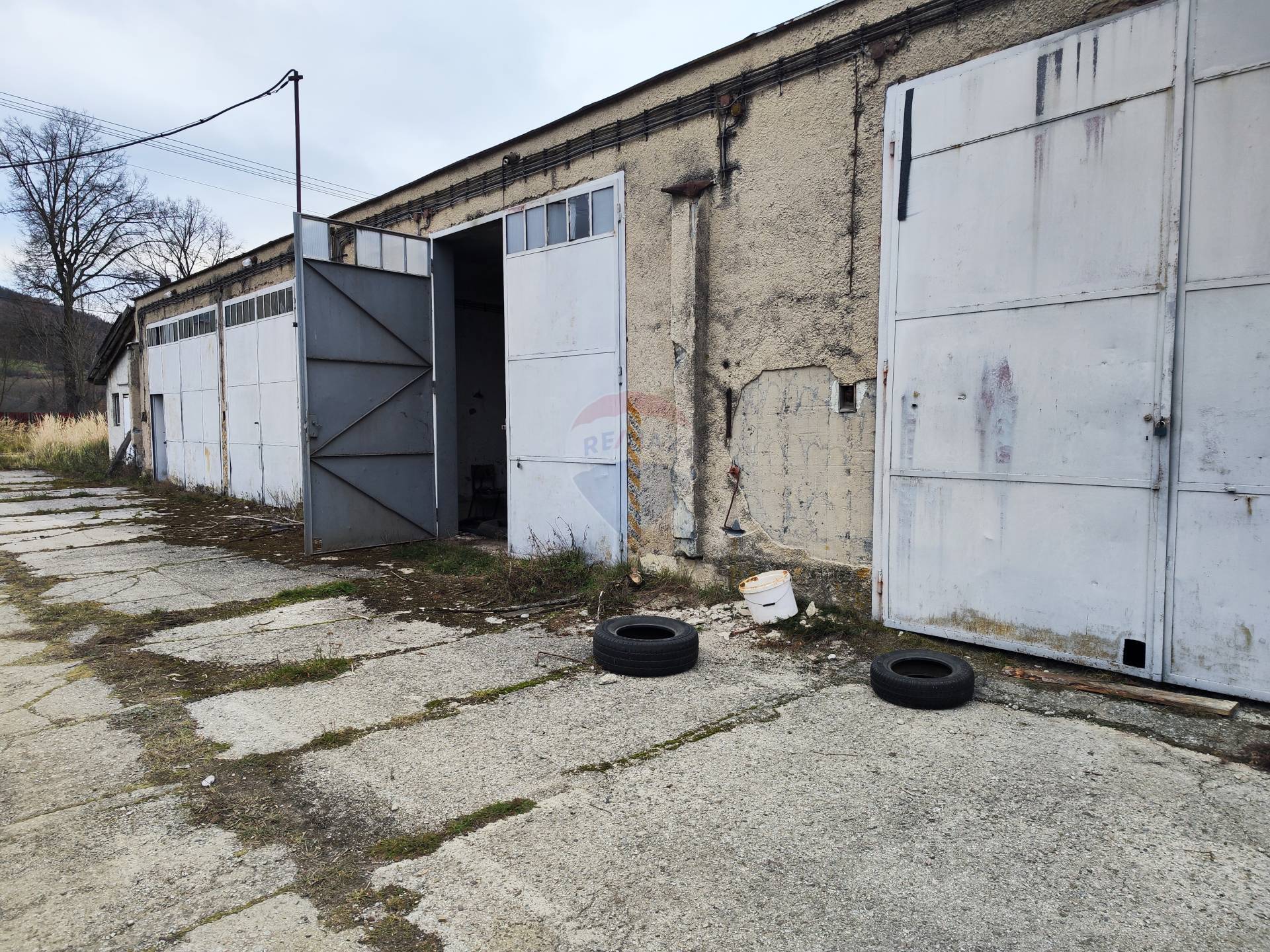 Prenájom priemyselných garáží 55 m2,Podhradie