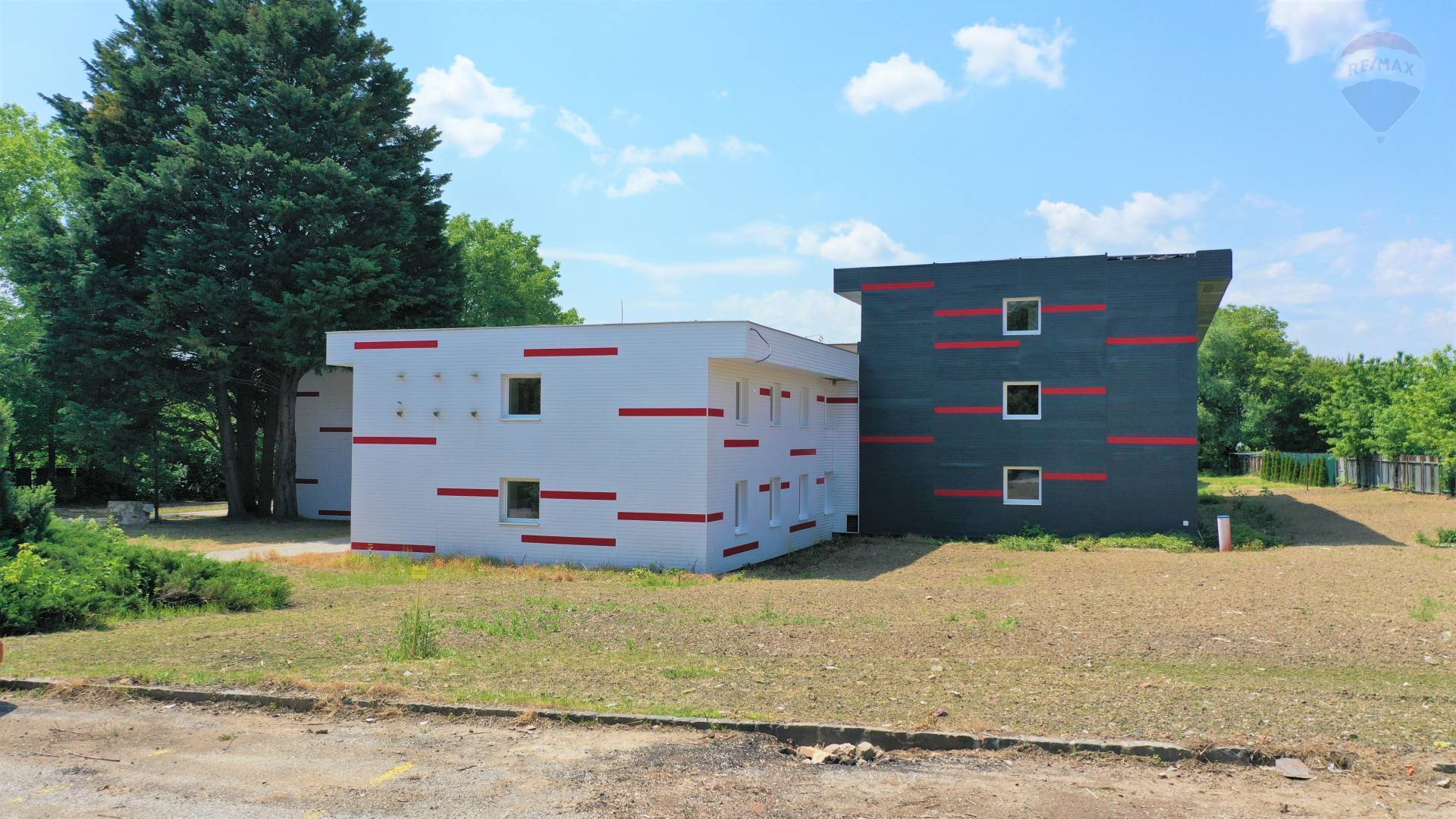 NA PRENÁJOM BUDOVA, NITRA - CHRENOVÁ, 2000 m2
