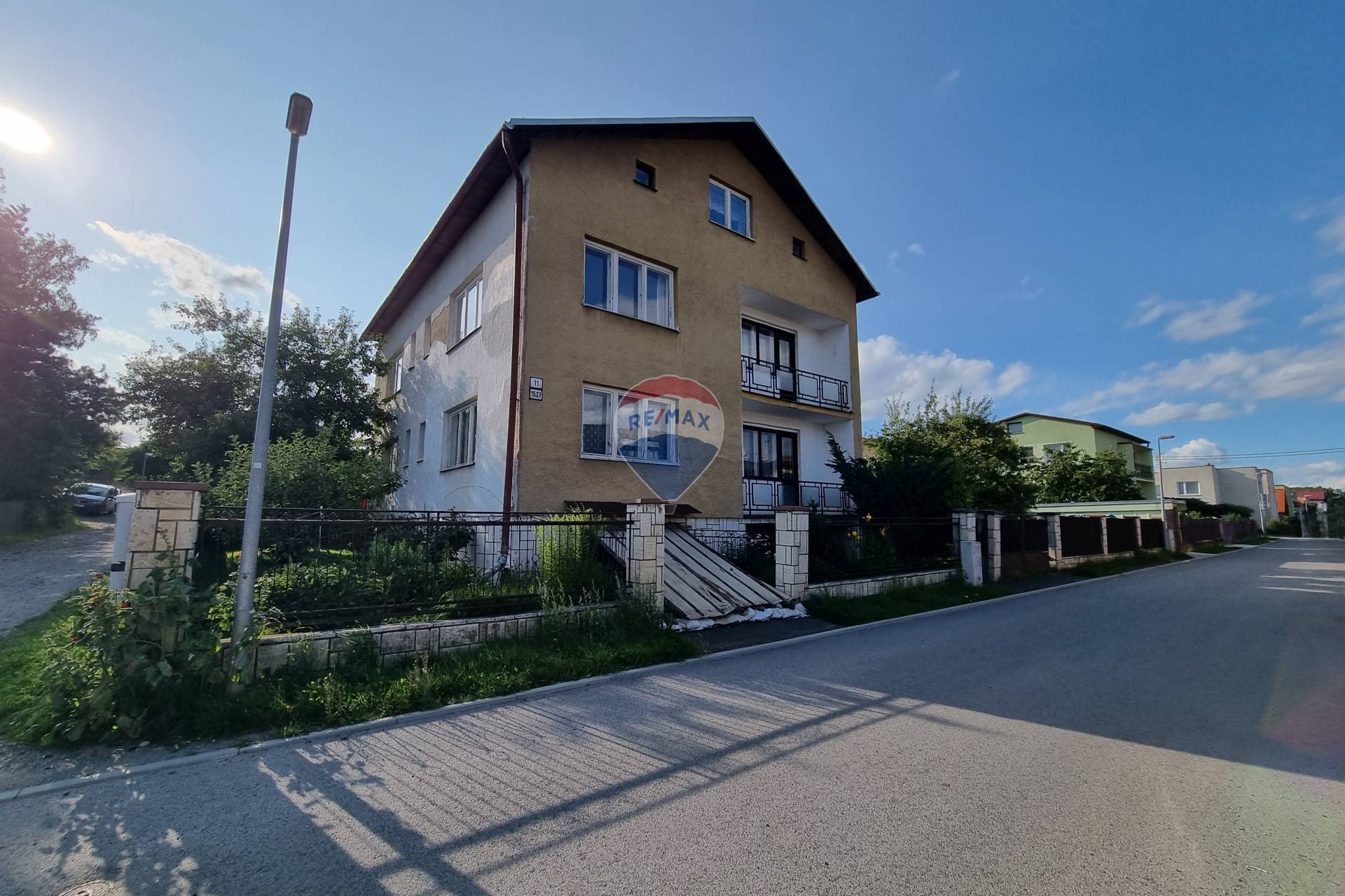 PREDAJ, Dvojgeneračný rodinný dom s potenciálom investície – Kežmarok, Poľná ulica