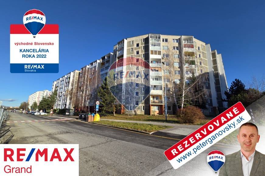 **REZERVOVANÉ** NA PREDAJ, 1-izbový byt s balkónom a výhľadom na Tatry – Poprad, ul. Suchoňova