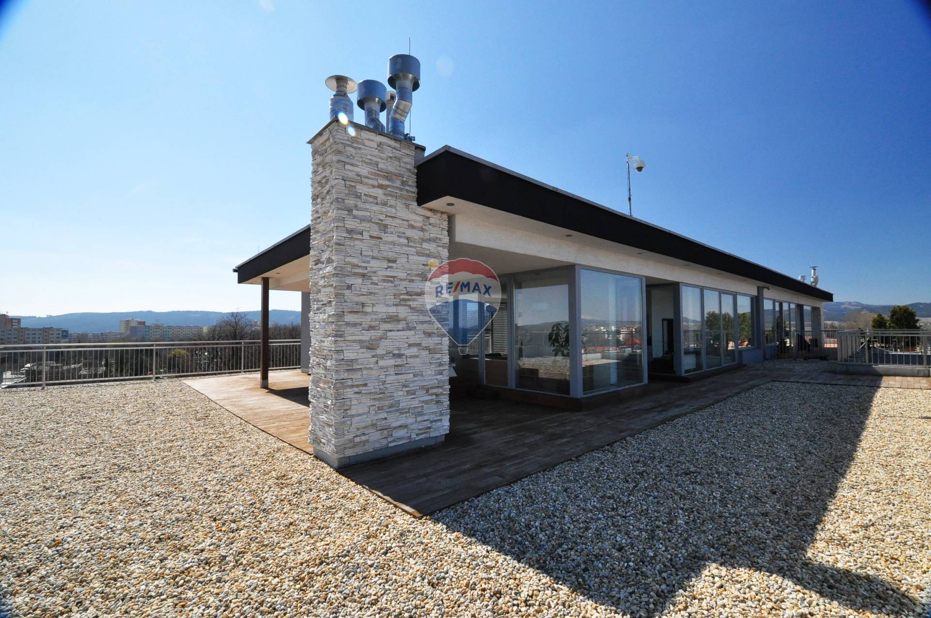 PRENÁJOM, 4 - izbový byt, 95m2 + terasa 285m2, Poprad, Ul. Francisciho,