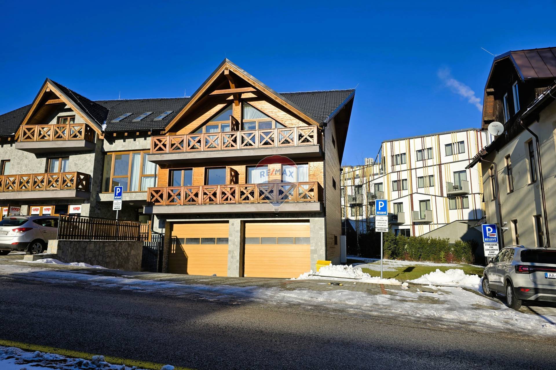 PREDAJ, garáž/sklad, centrum Tatranskej Lomnice, Vysoké Tatry