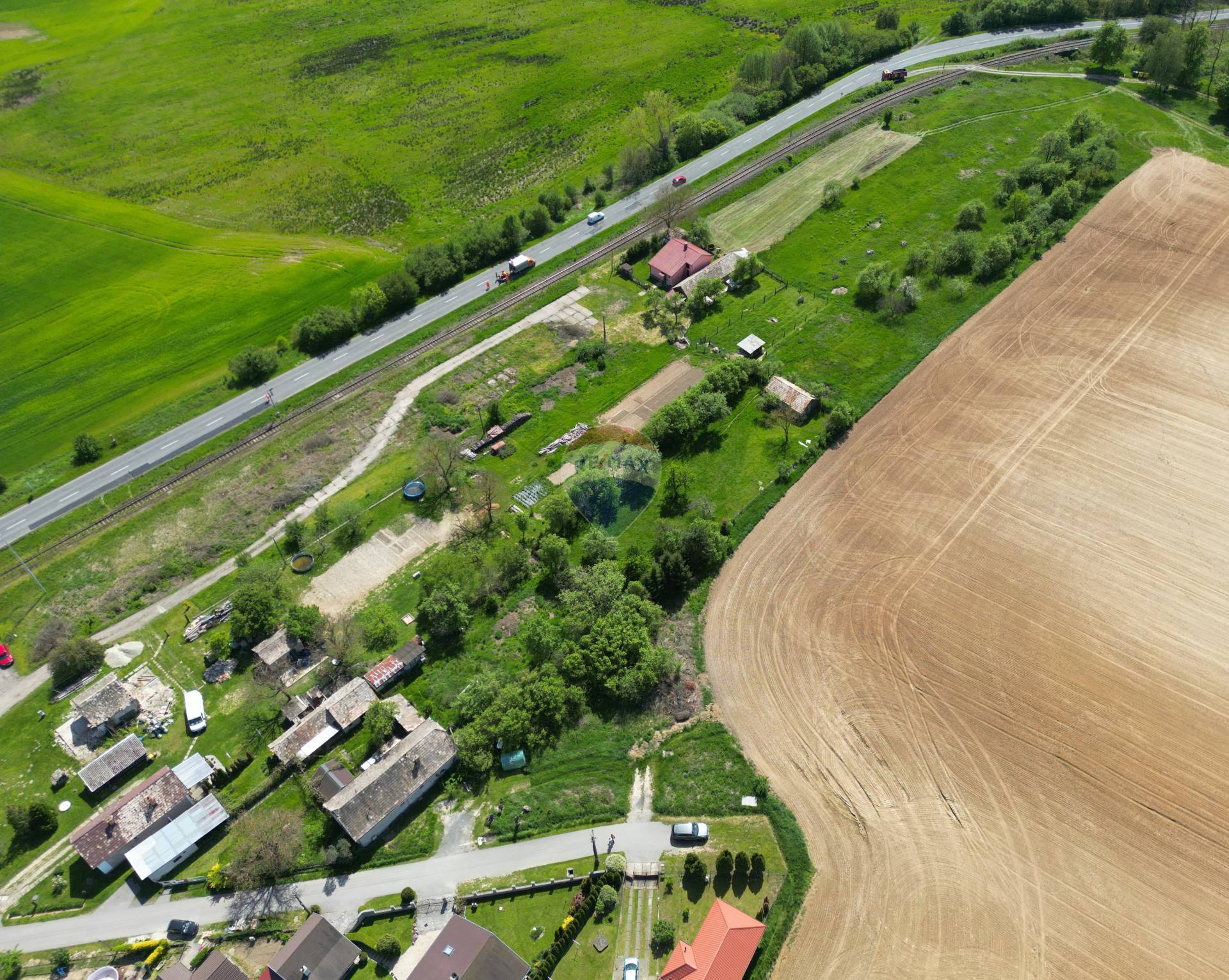 Na predaj 2 izbový dom s veľkým pozemkom v Poltári mestská časť Zelené 