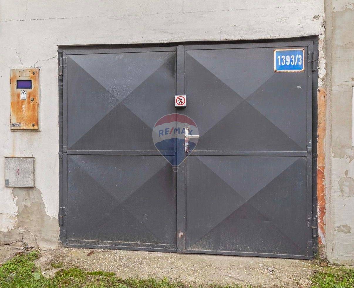 Na prenájom garáž na Chemickej ulici (19m2) v Bratislave – Nové Mesto