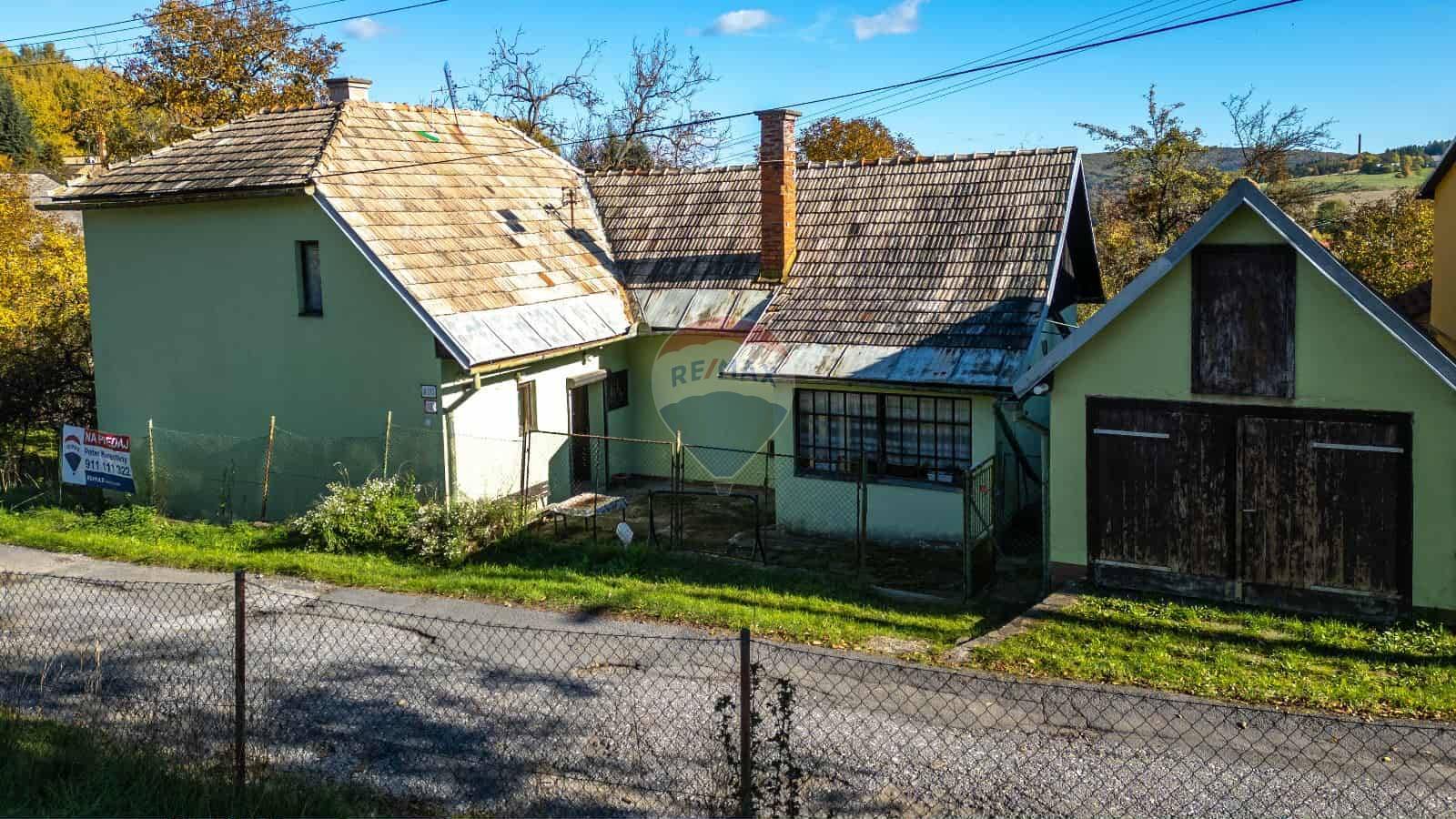 Rodinný dom s veľkým pozemkom v malebnej časti Banskej Štiavnice – Štefultov