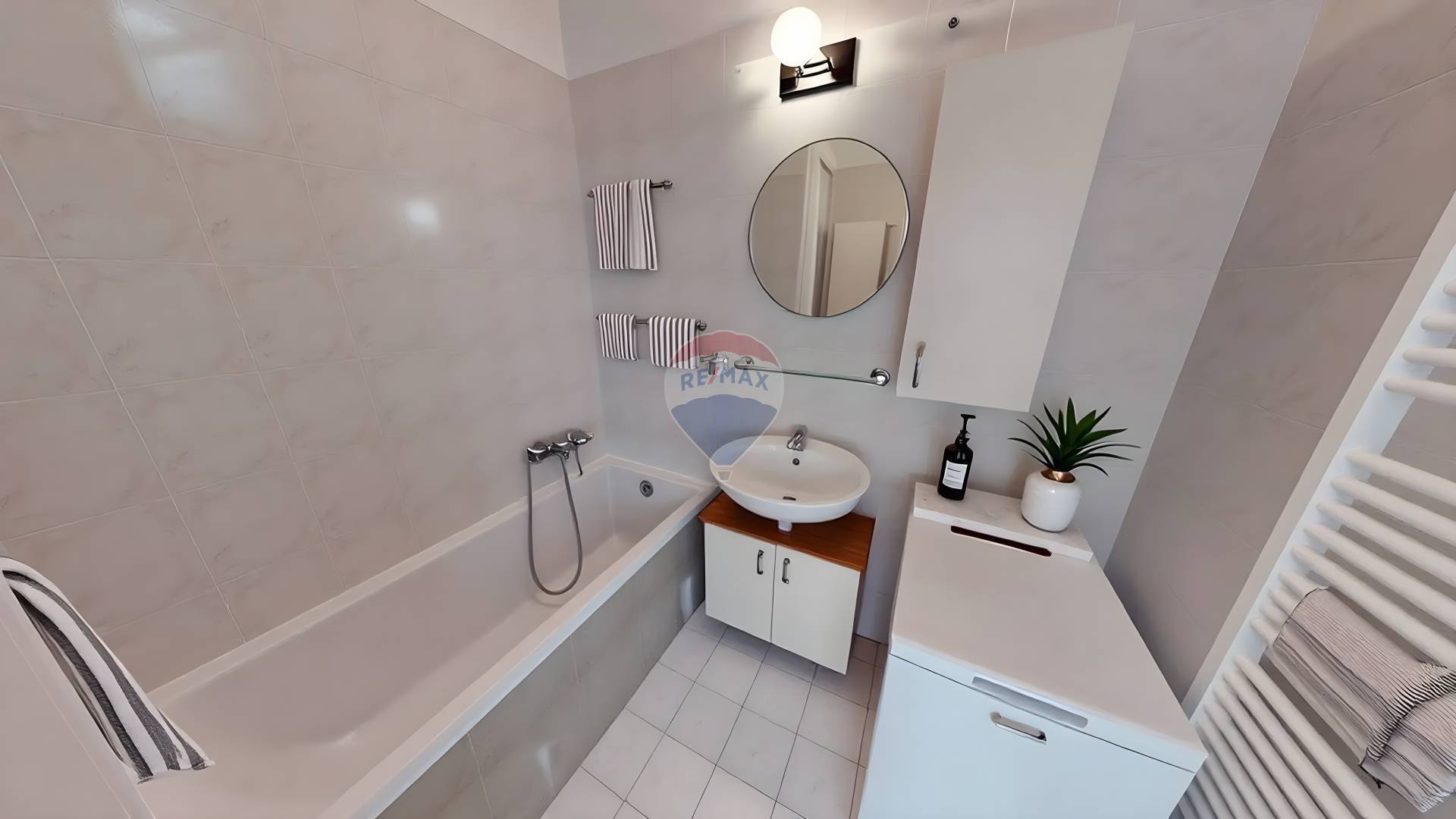 Predaj bytu (1 izbový) 35 m2, Bratislava - Karlova Ves  -