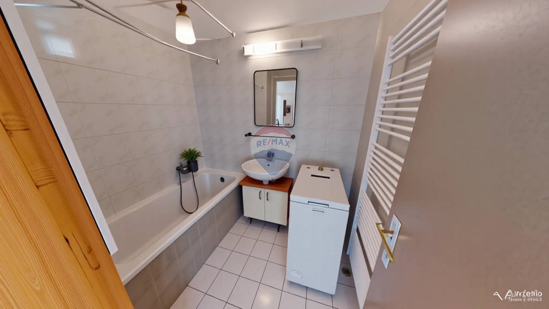 Predaj bytu (1 izbový) 35 m2, Bratislava - Karlova Ves  -