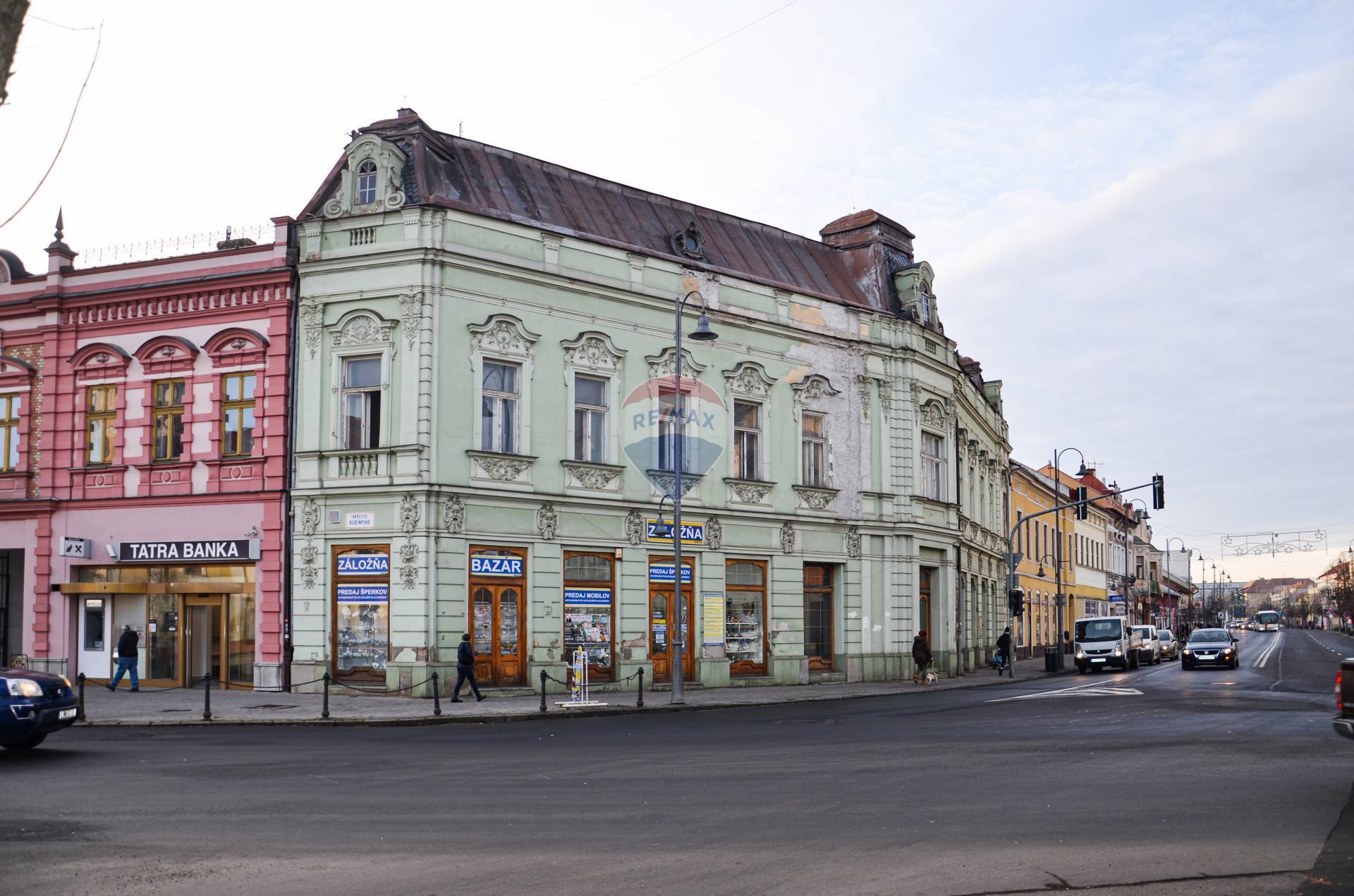 Budova v centre mesta Lučenec na predaj- investičná príležitosť