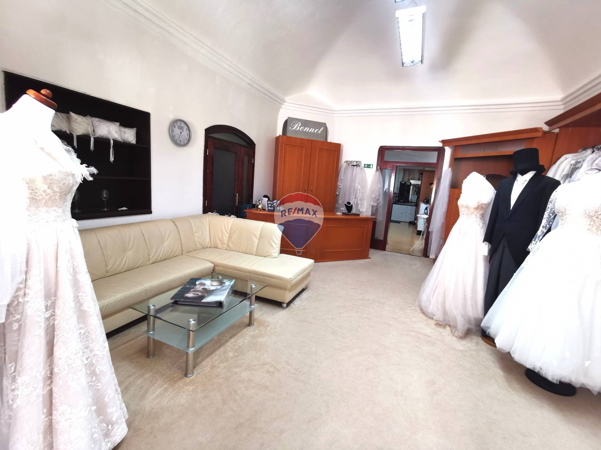 Prenájom obchodné priestory, 75m2, svadobný salón, Hlavná ul. Košice Kováčska 