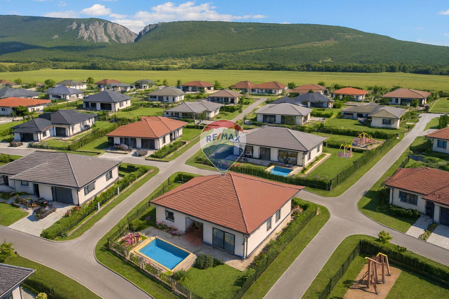 Pozemok na výstavbu rodinných domov  35 000 m², Dvorníky Včeláre pri Košiciach