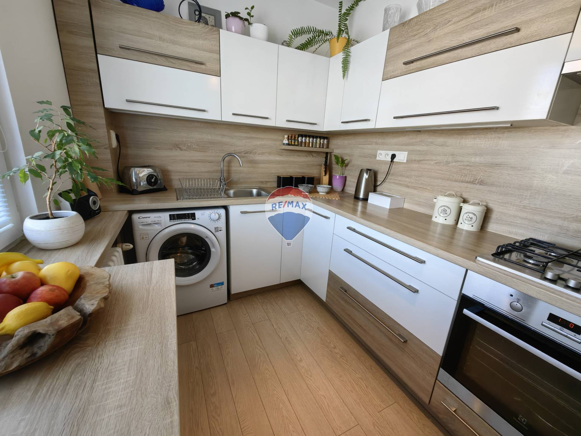 Kompletné zrekonštruovaný 2 izb byt, 55m2, ul. Stromová, pri JUMBO CENTRE, Košice Staré mesto