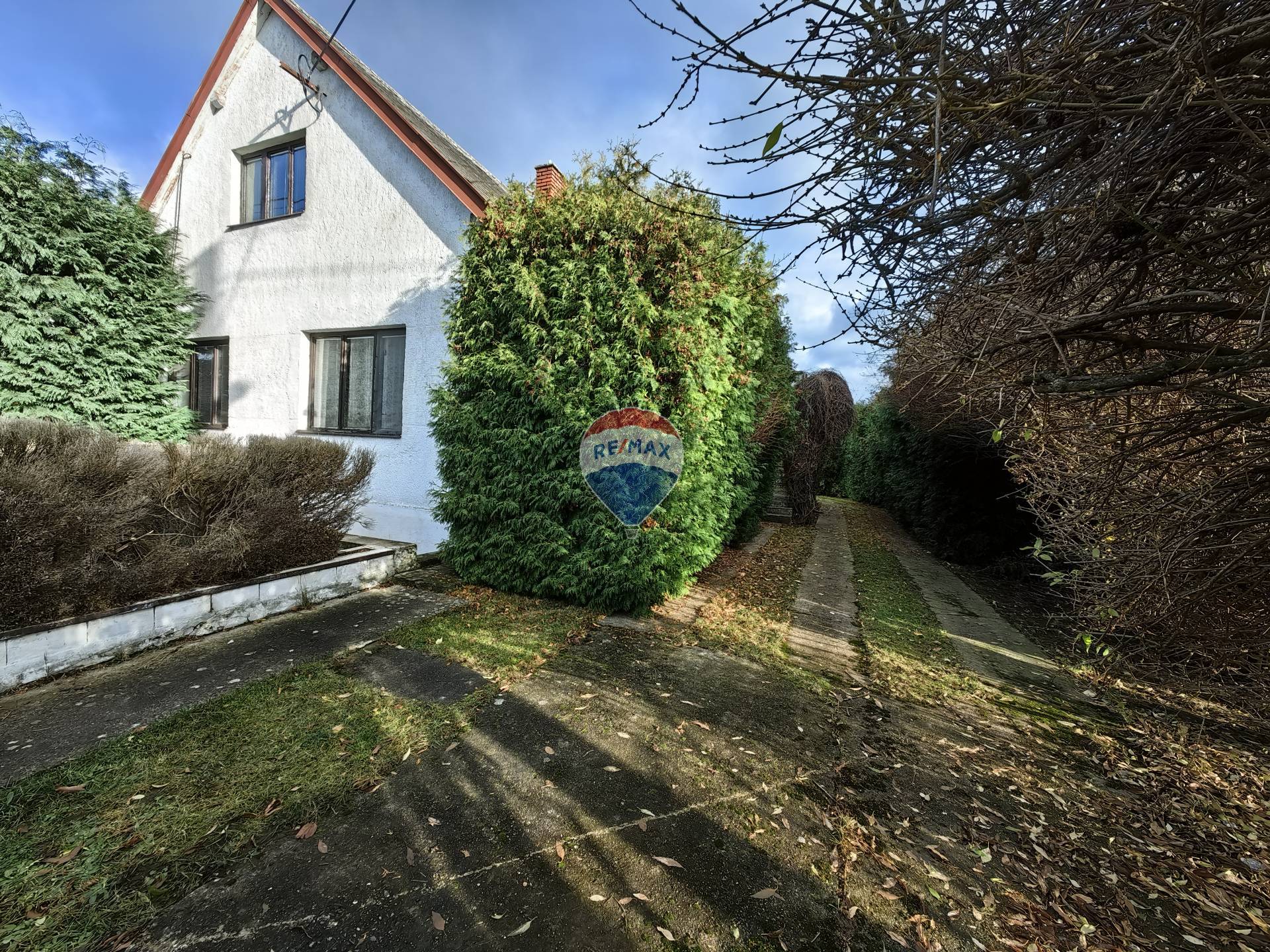 Rodinný dom Vinné, 6 izieb + 2 kúpelne, 2 kuchyne,  pozemok 1908m2