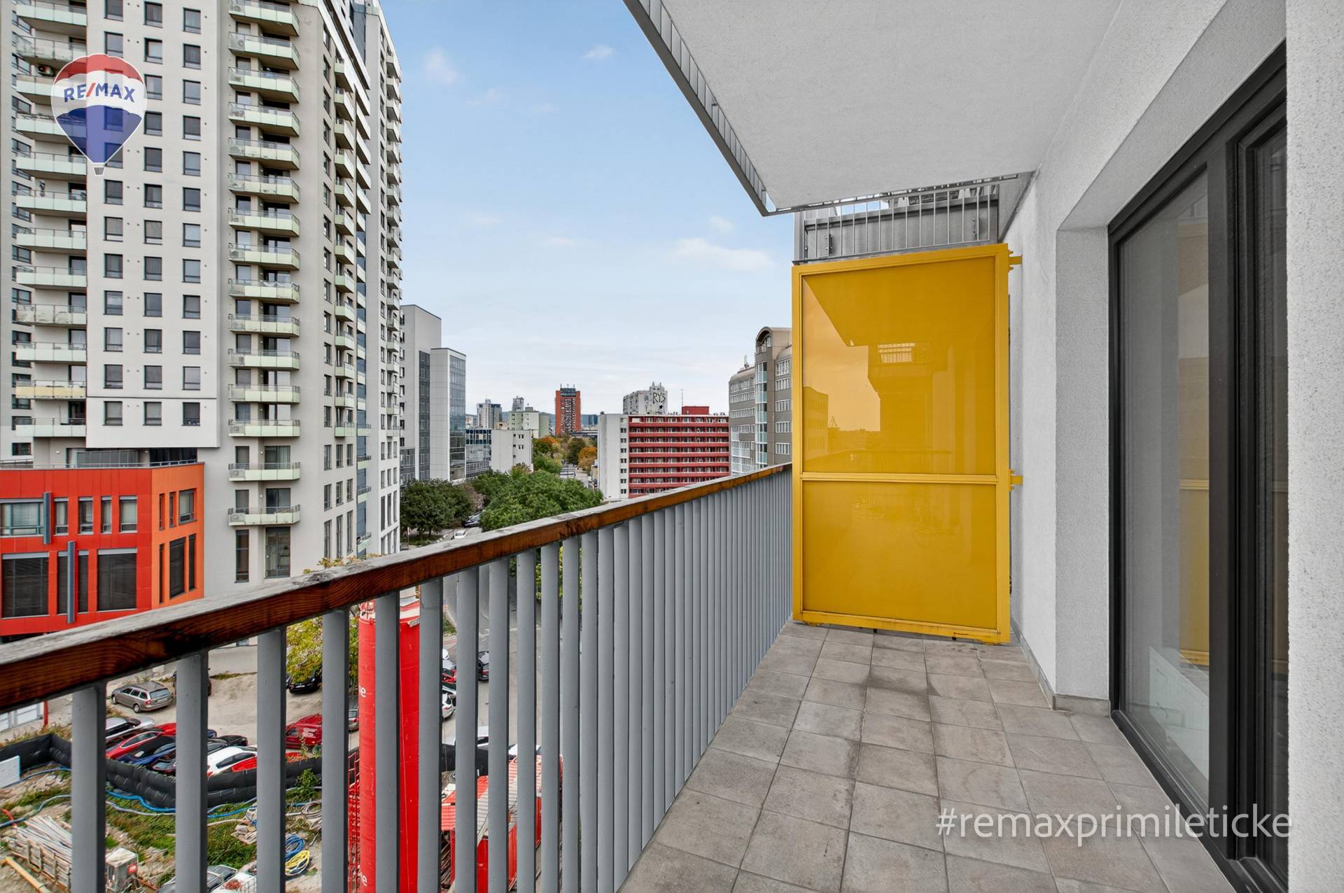 NA PREDAJ Slnečný 2-izbák s veľkým balkónom v Jarabinkách