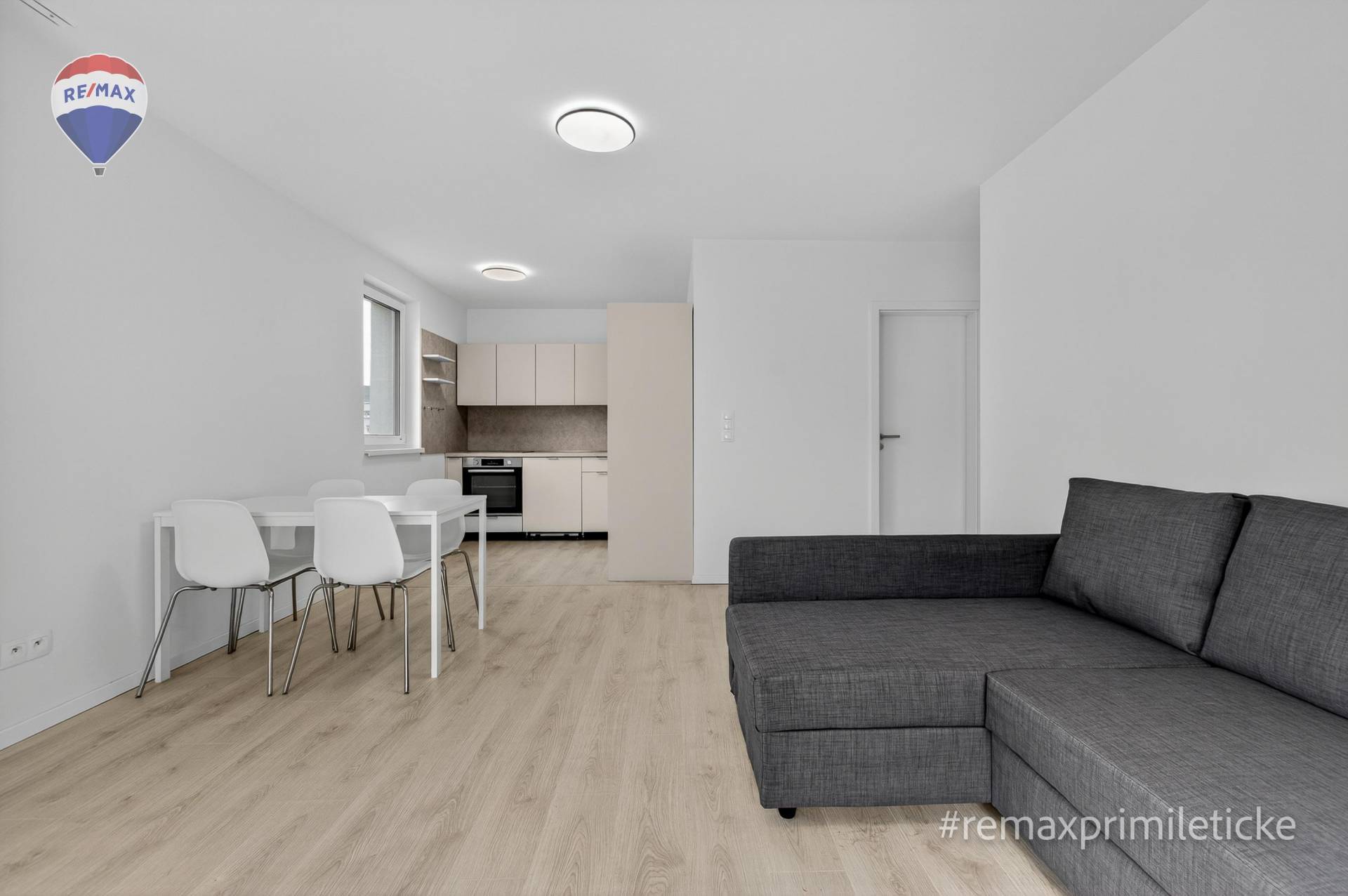 Prenájom bytu (2 izbový) 52 m2, Bratislava - Rača  -