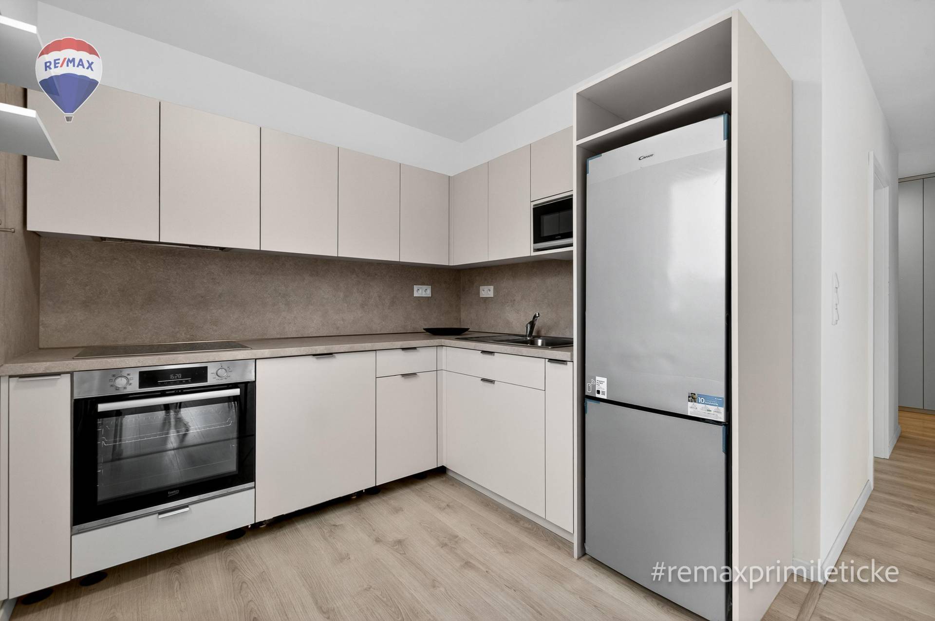 Prenájom bytu (2 izbový) 52 m2, Bratislava - Rača  -