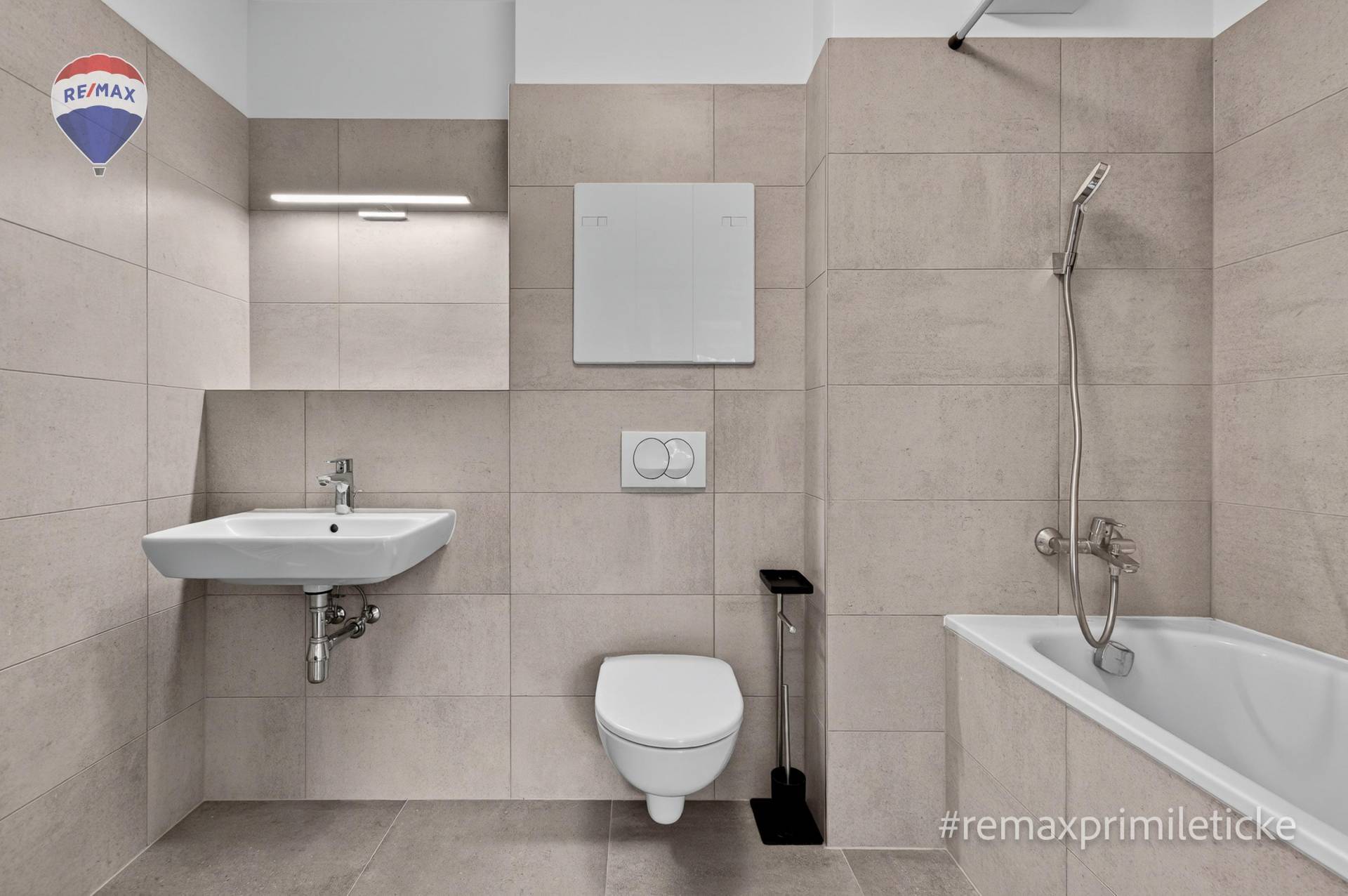 Prenájom bytu (2 izbový) 52 m2, Bratislava - Rača  -