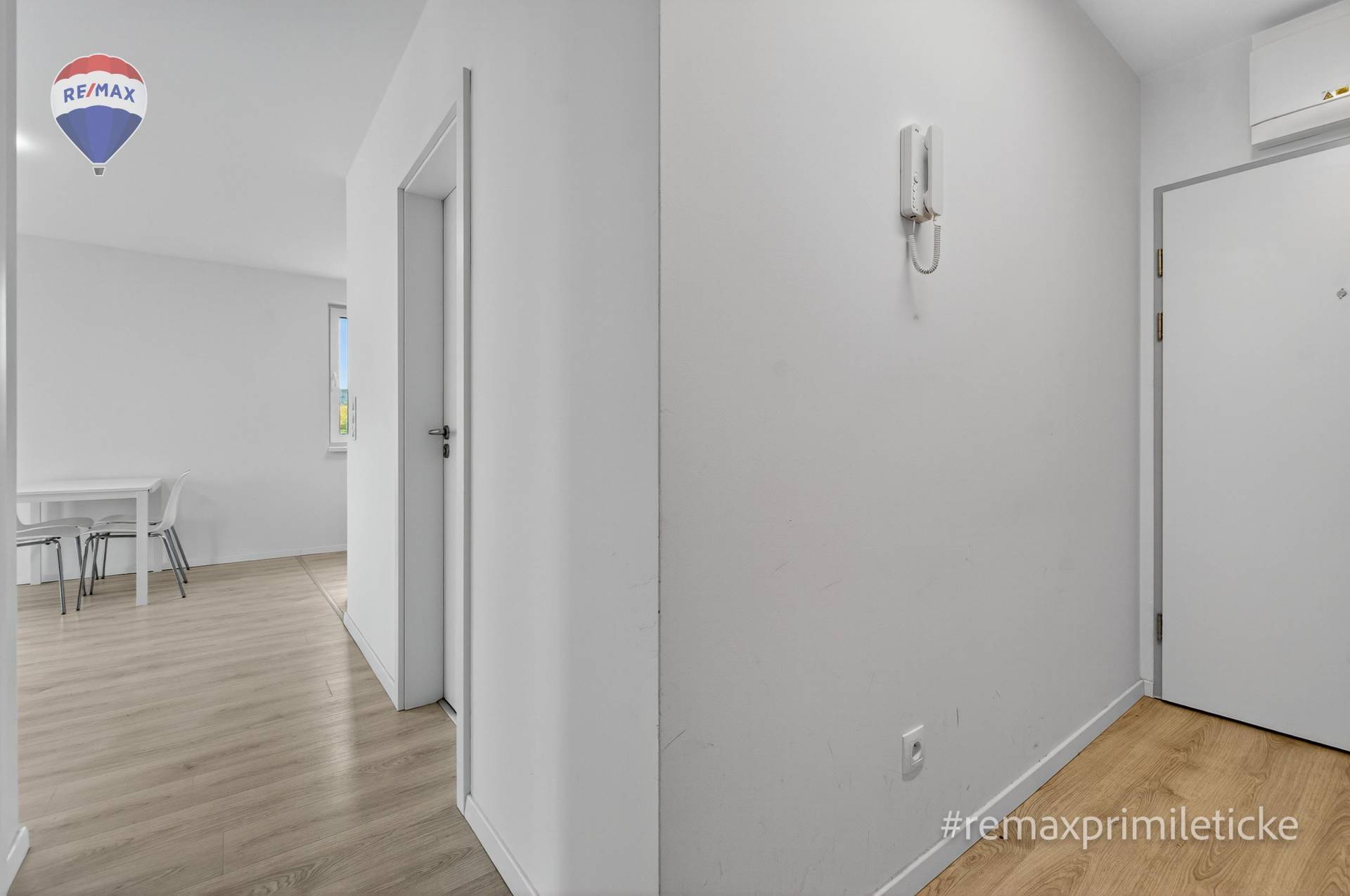 Prenájom bytu (2 izbový) 52 m2, Bratislava - Rača  -
