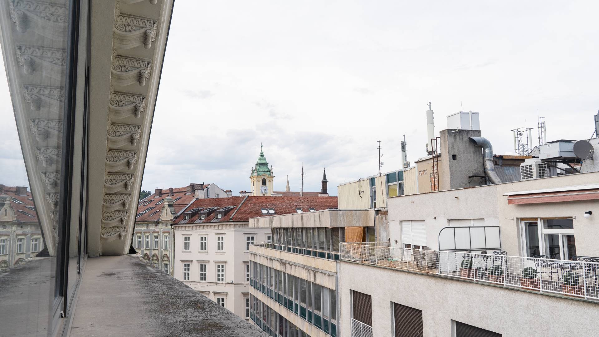 Prenájom 3-izbového bytu v historickom centre – Kernov dom, Bratislava Staré Mesto 