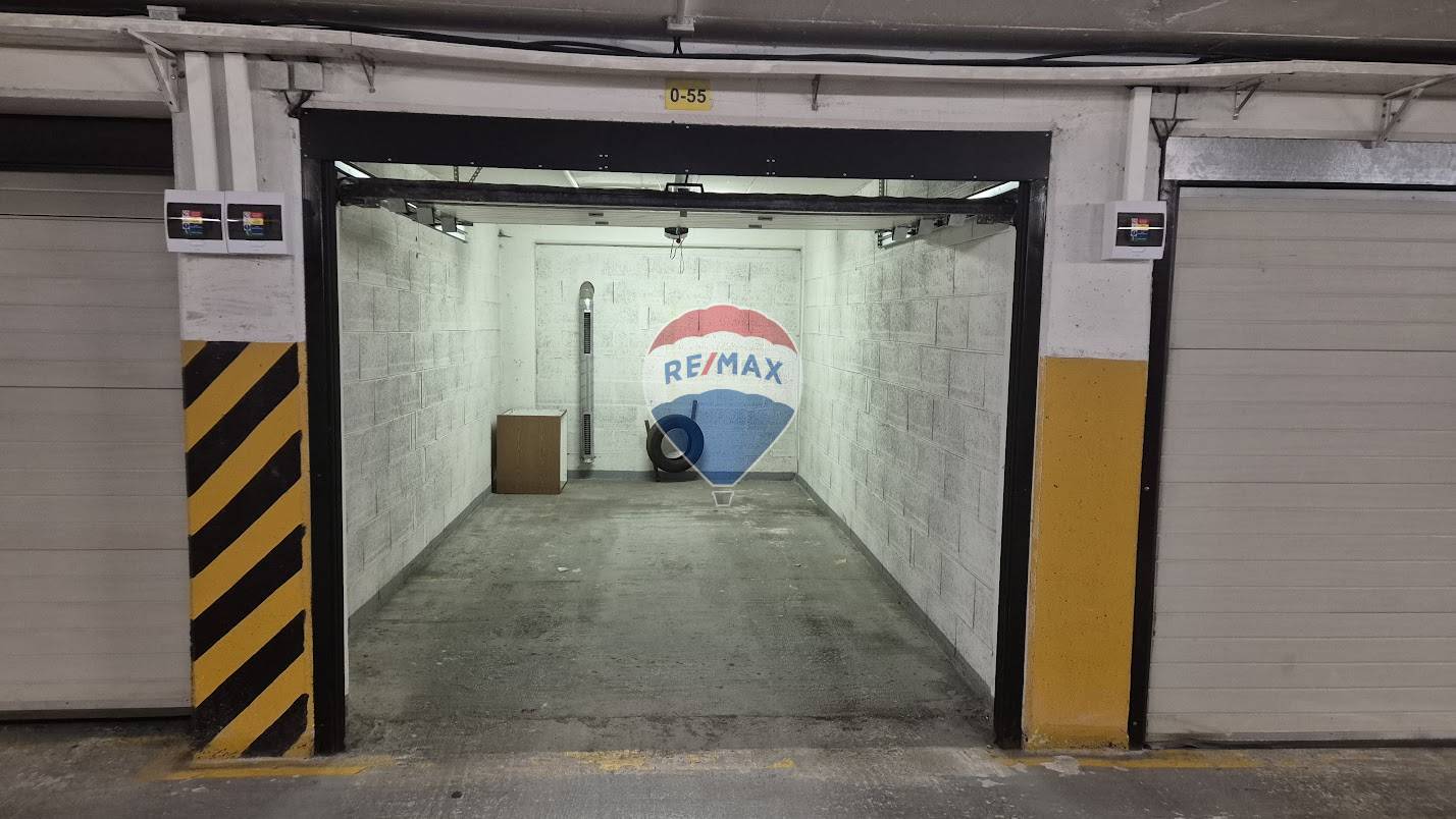 Samostatná garáž 18 m2 v Ružovej doline